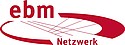Logo des ebm Netzwerks mit rotem Schriftzug und geschwungenen Linien auf weißem Hintergrund.